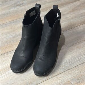 Black Chelsea Ankle Wedge Boots